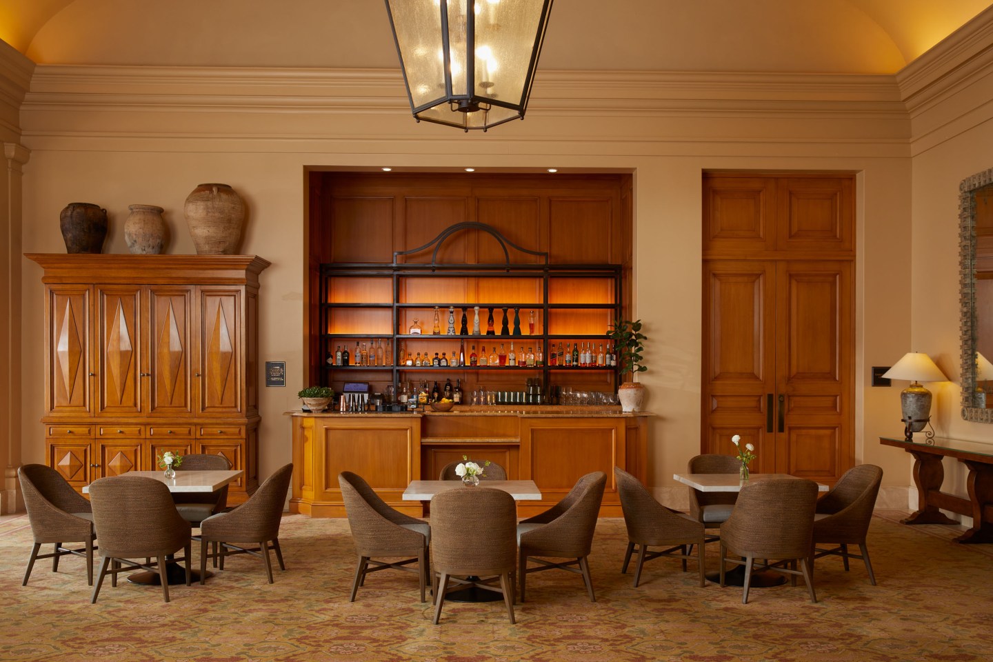 villa clubhouse bar