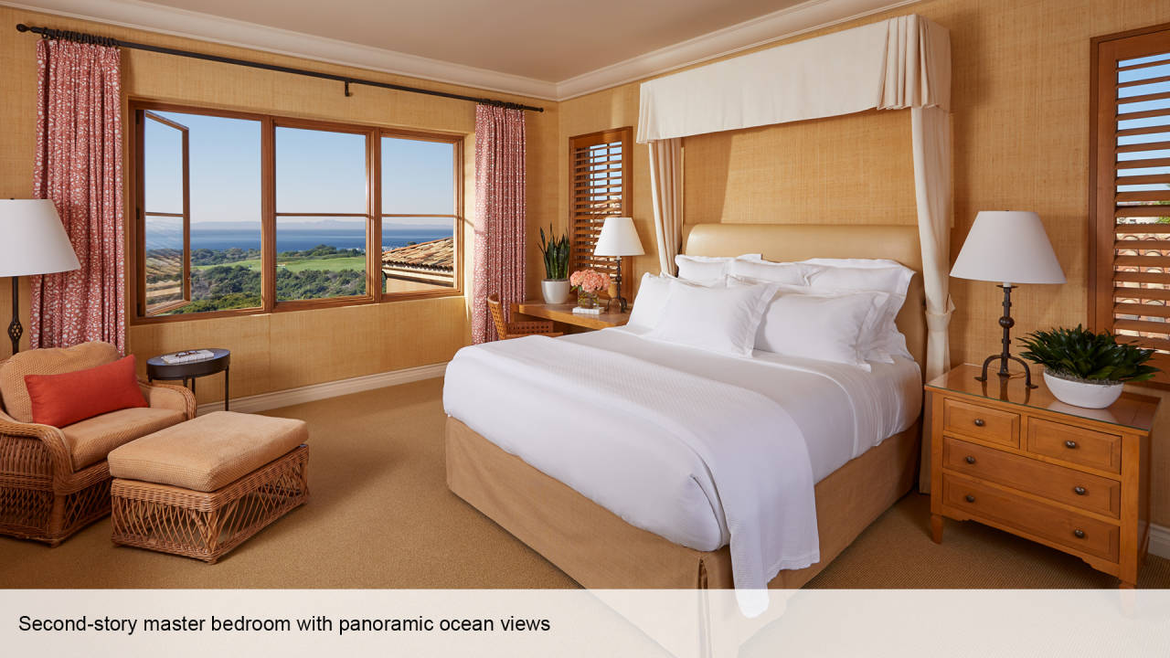 villa bedroom